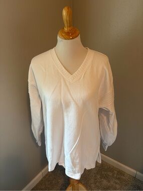CAbi White V-Neck Relaxed Sweater Sweatshirt Kayak Pullover #6118